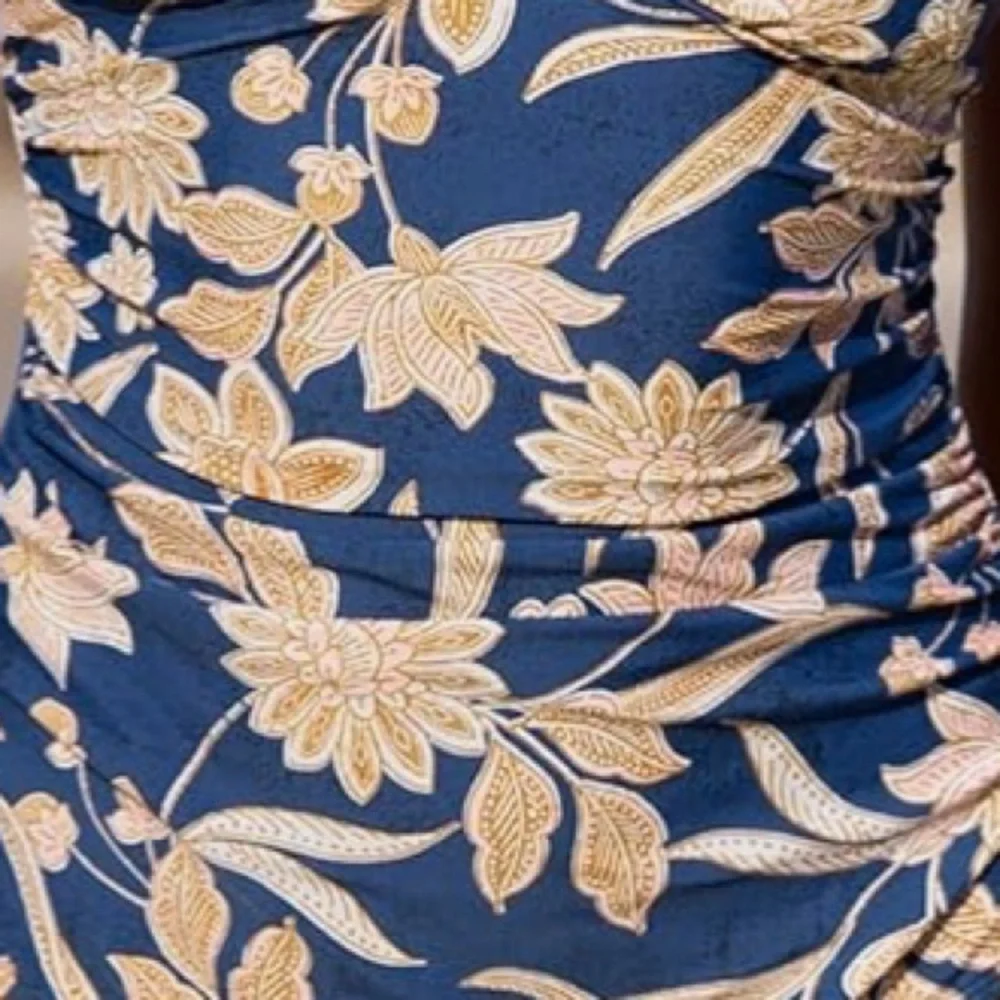 Cupshe Blue Paisley Swimsuit One‎ Piece Plunge V-Neck Adjustable Straps NWT